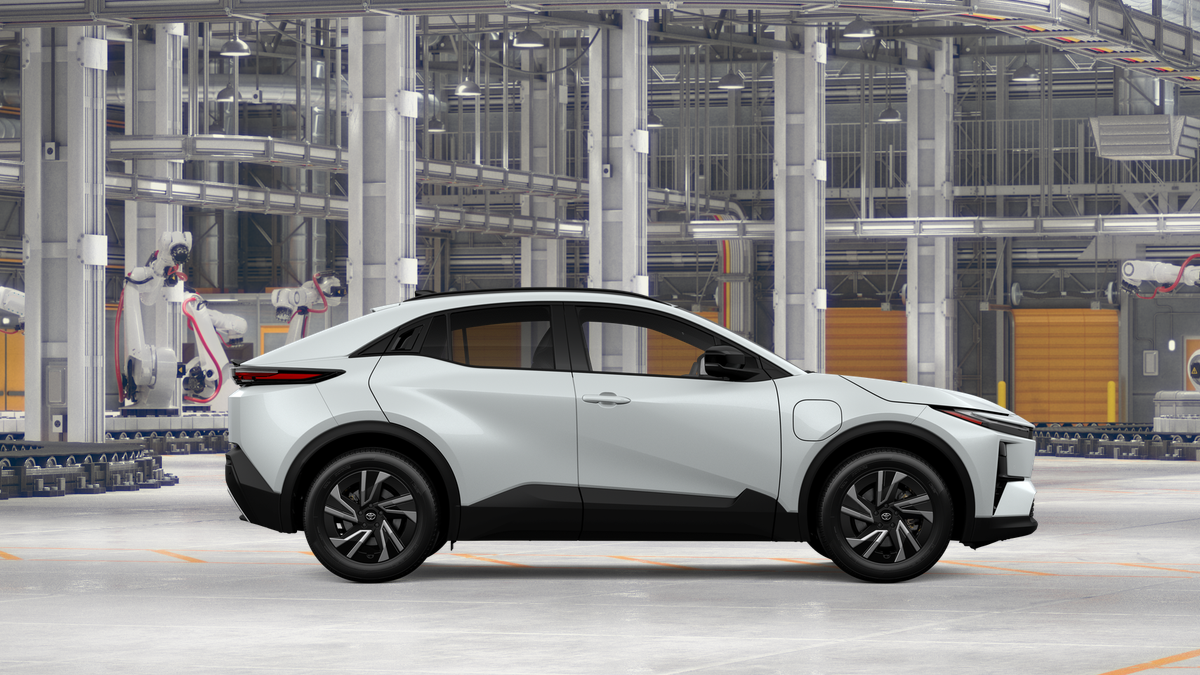 2027 Toyota C-HR SE