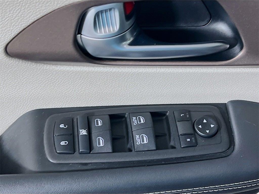 2024 Chrysler Voyager LX