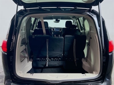 2024 Chrysler Voyager LX