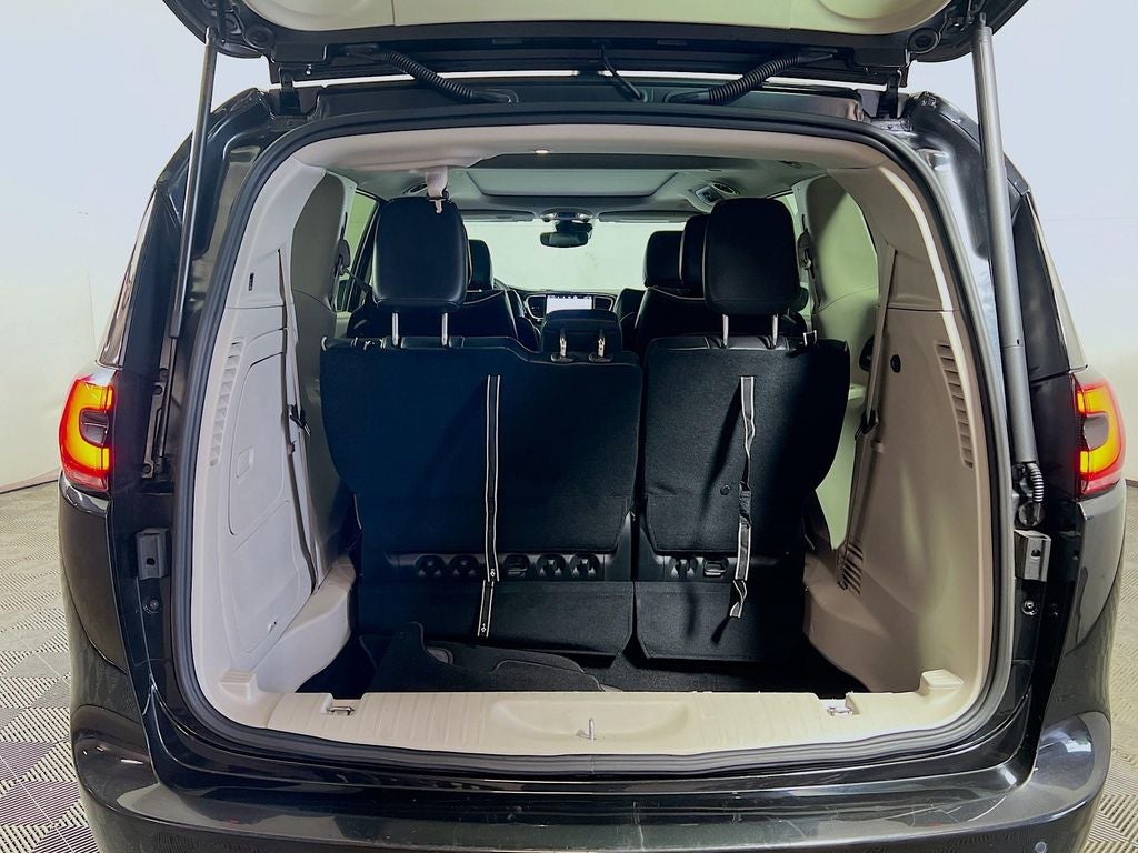 2023 Chrysler Pacifica Hybrid Limited