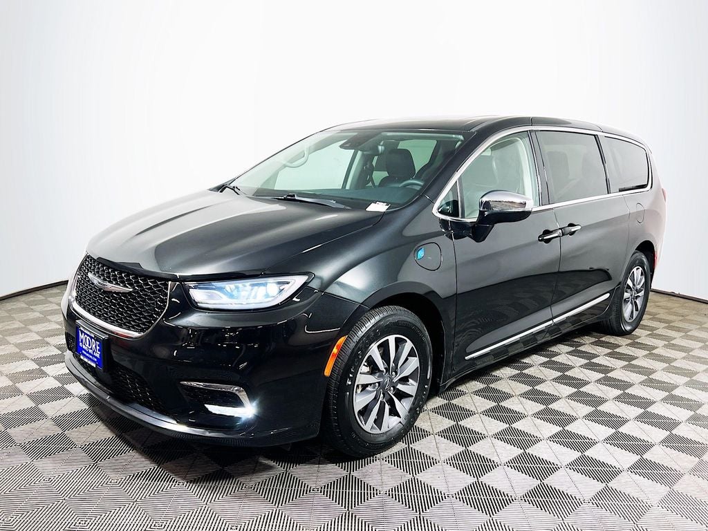 2023 Chrysler Pacifica Hybrid Limited