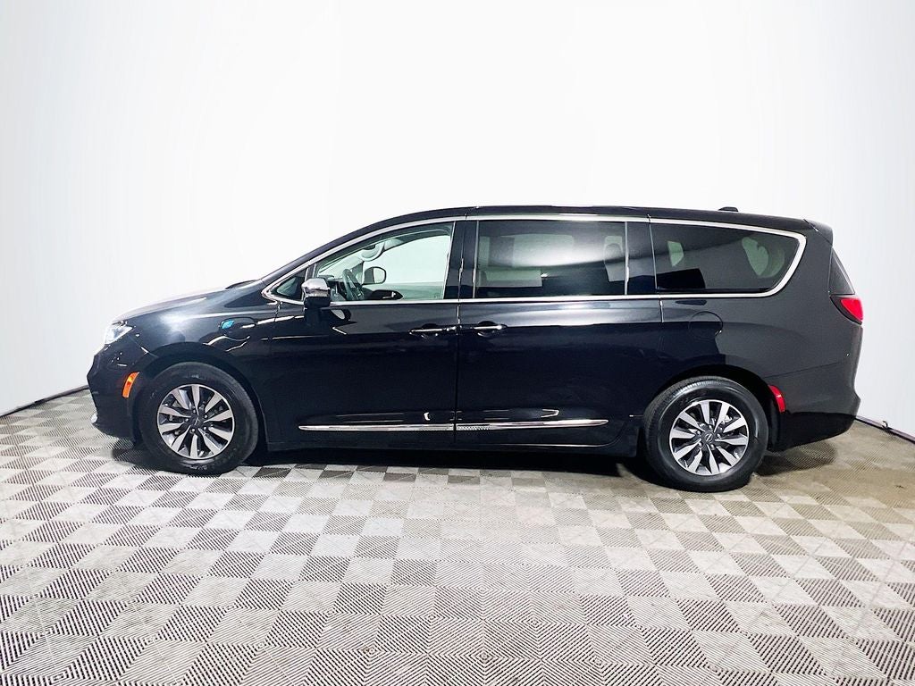2023 Chrysler Pacifica Hybrid Limited