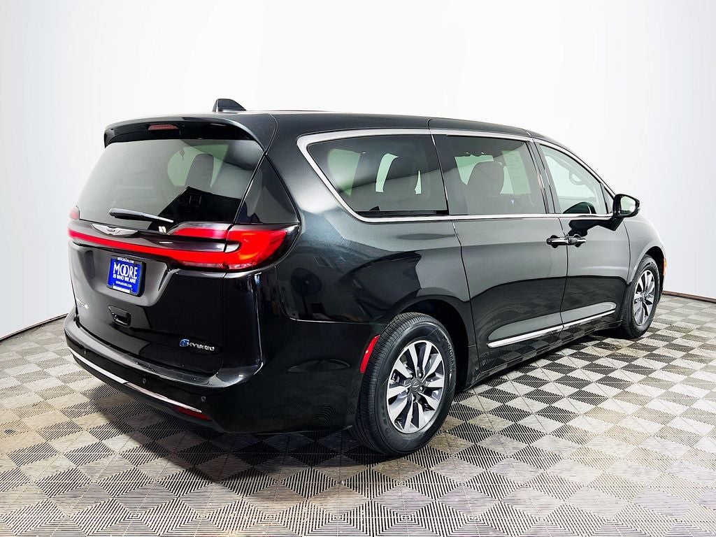 2023 Chrysler Pacifica Hybrid Limited