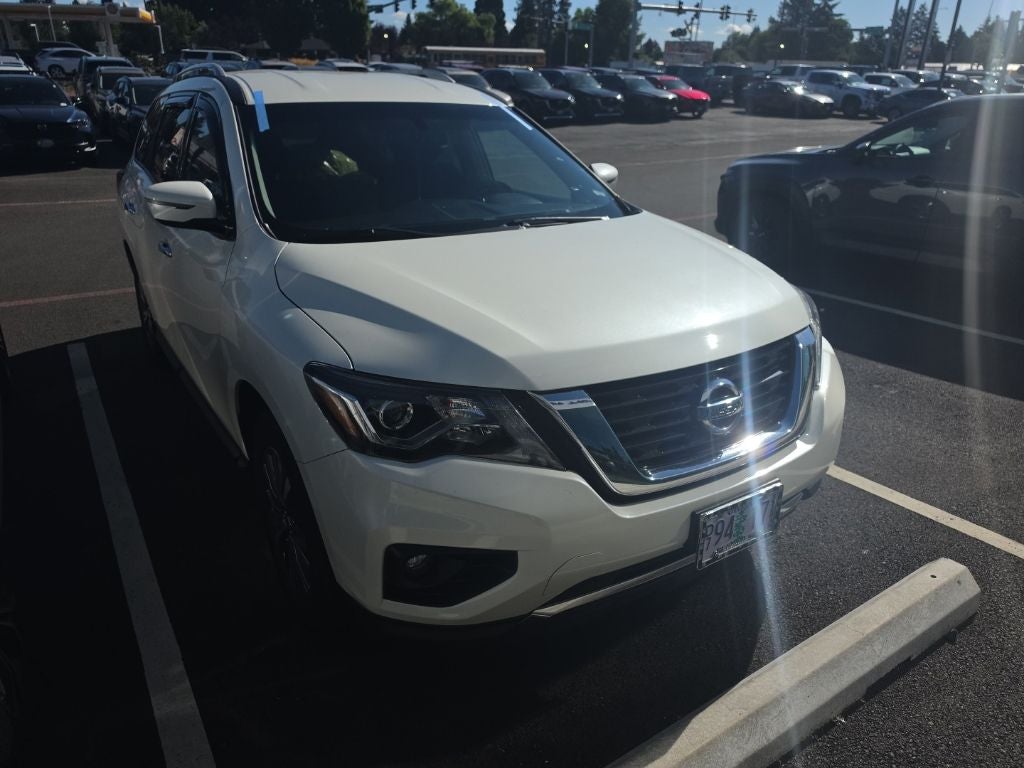 2020 Nissan Pathfinder SV