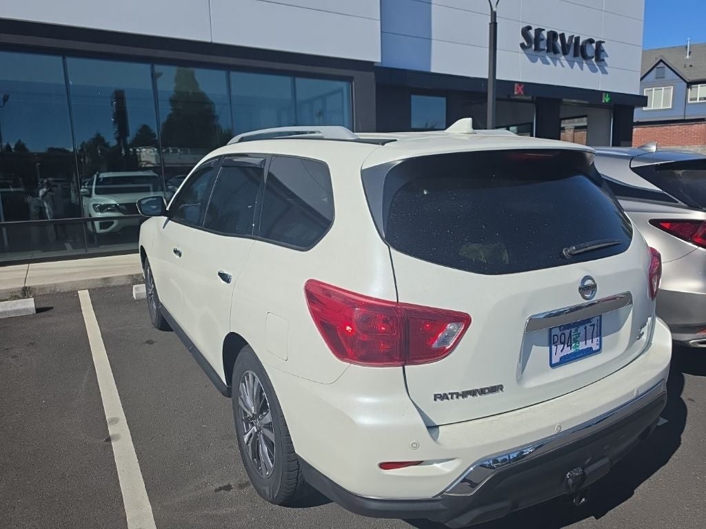 2020 Nissan Pathfinder SV