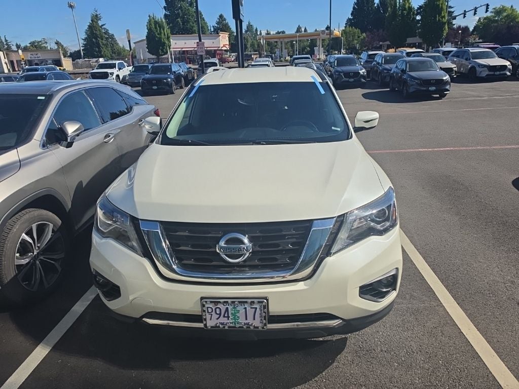 2020 Nissan Pathfinder SV