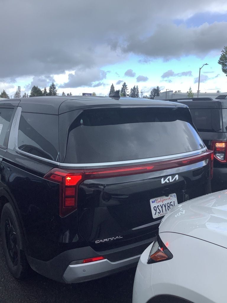 2025 Kia Carnival LXS