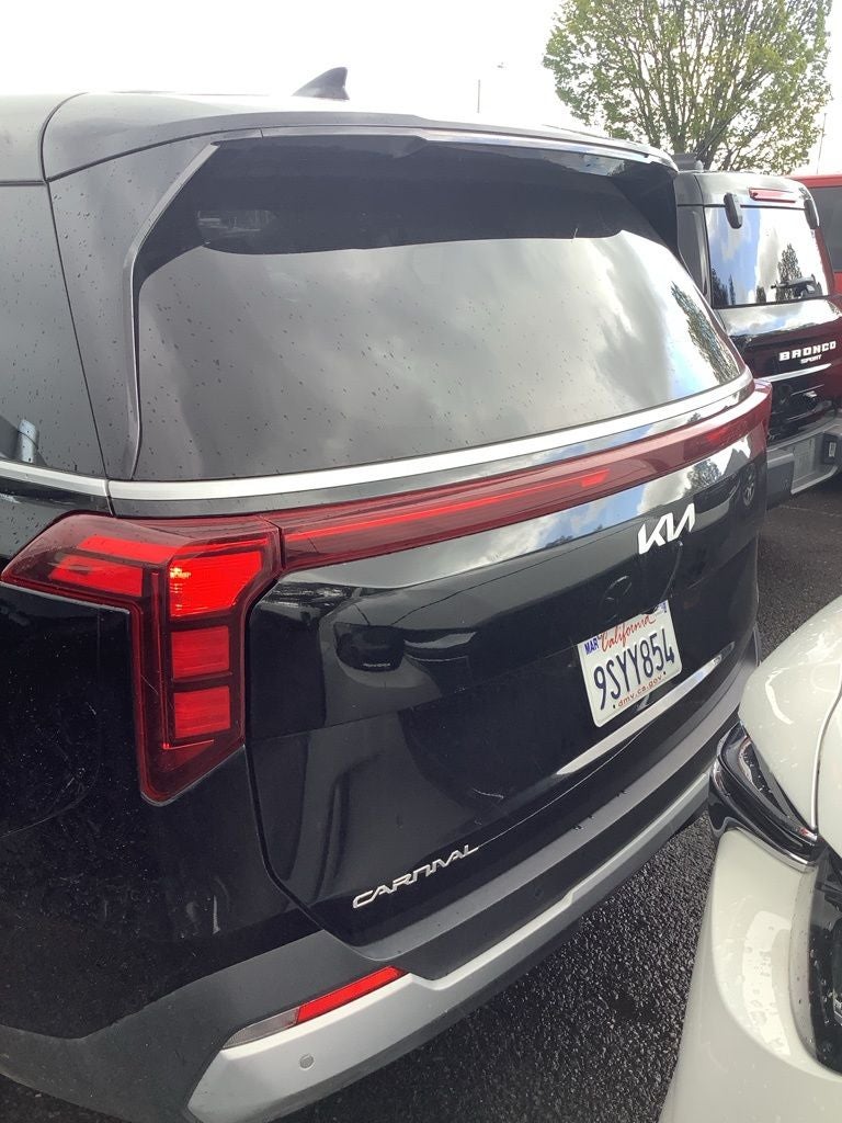 2025 Kia Carnival LXS