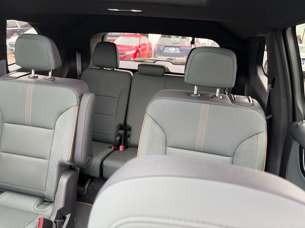 2025 GMC Acadia AT4