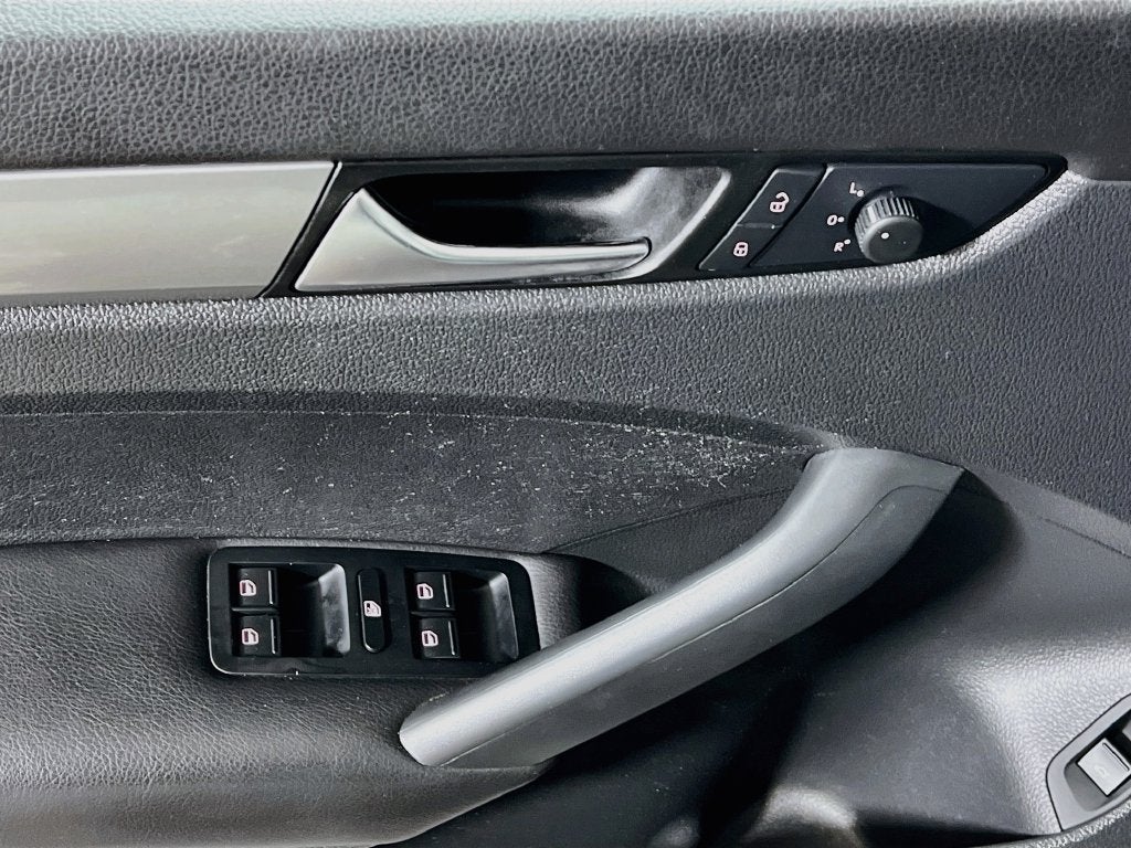 2014 Volkswagen Passat 1.8T S