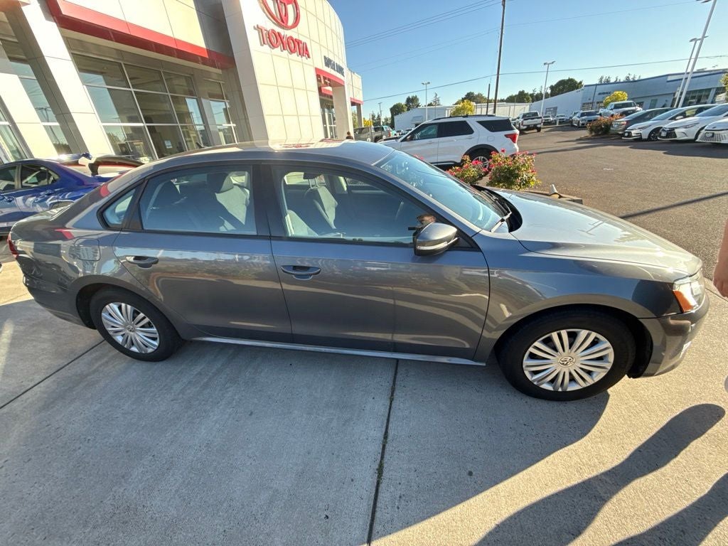 2014 Volkswagen Passat 1.8T S
