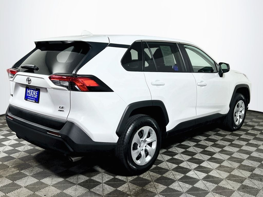 2025 Toyota RAV4 LE