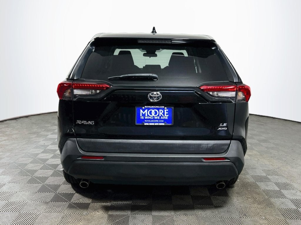 2022 Toyota RAV4 LE