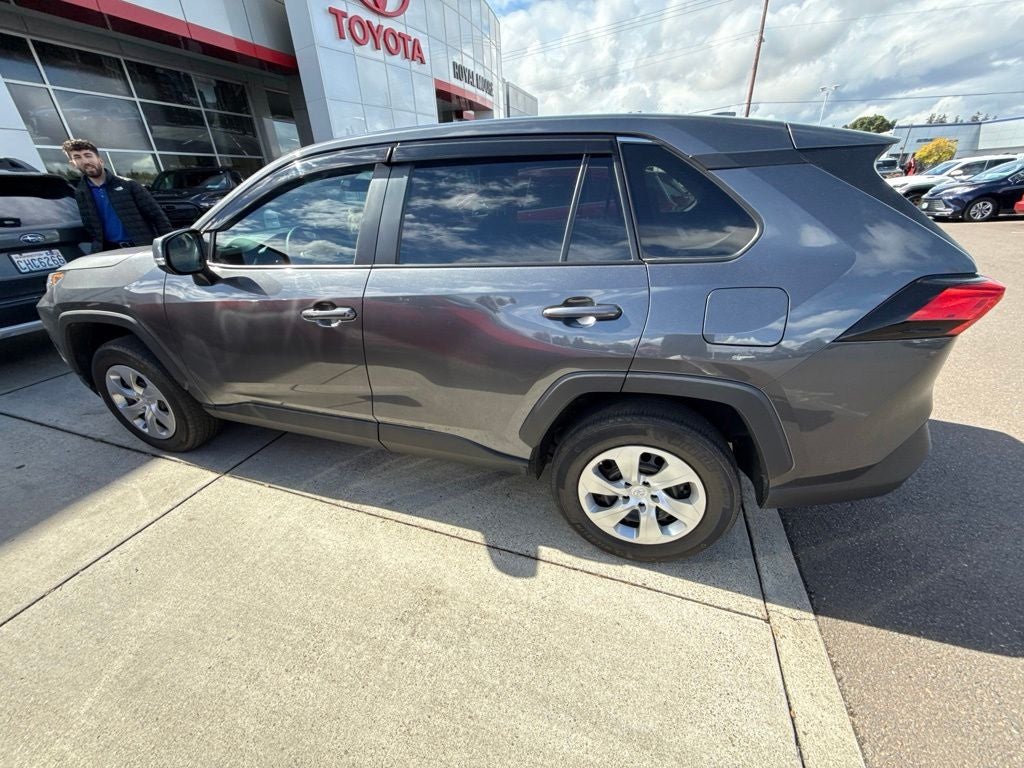 2023 Toyota RAV4 LE