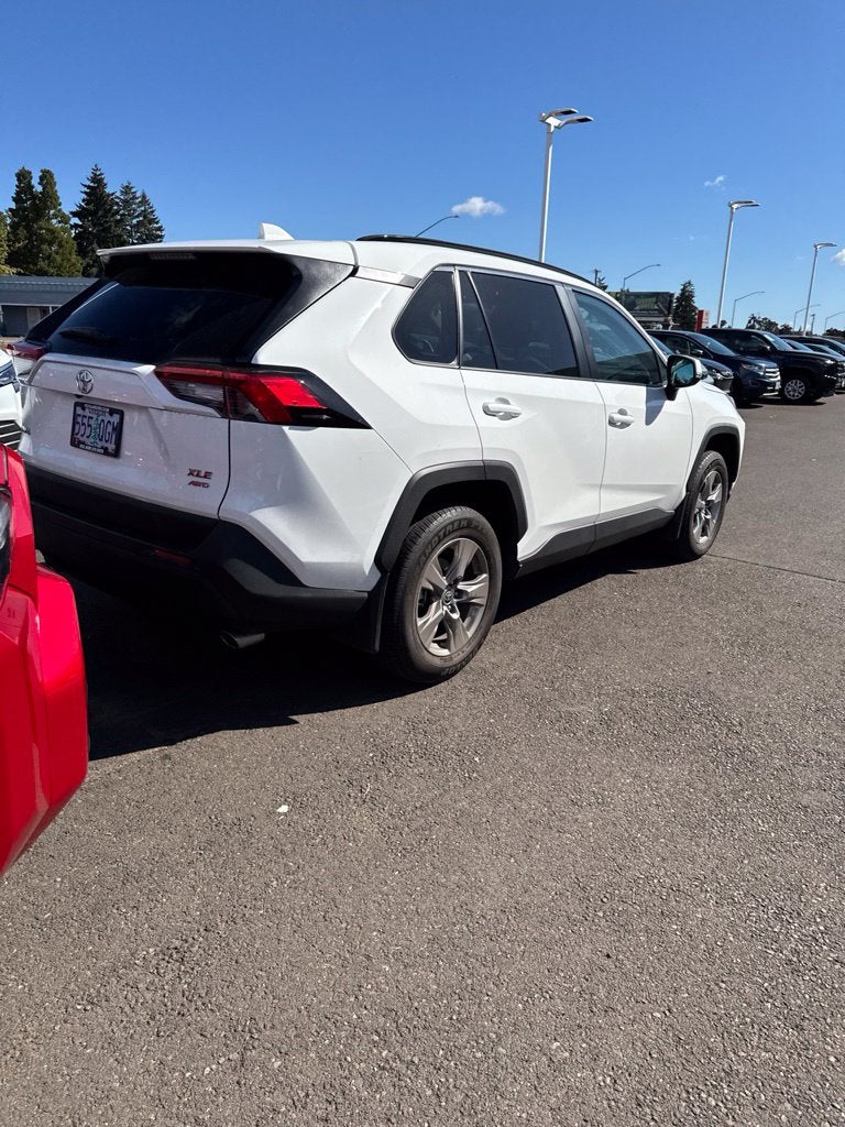 2025 Toyota RAV4 XLE