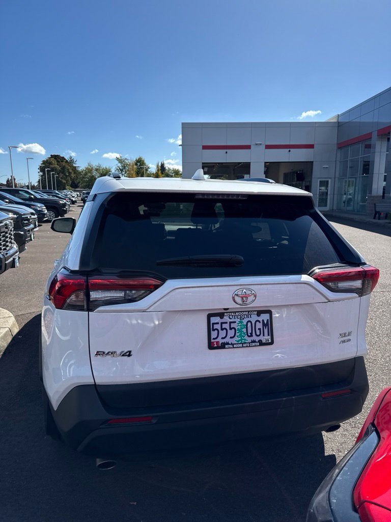 2025 Toyota RAV4 XLE