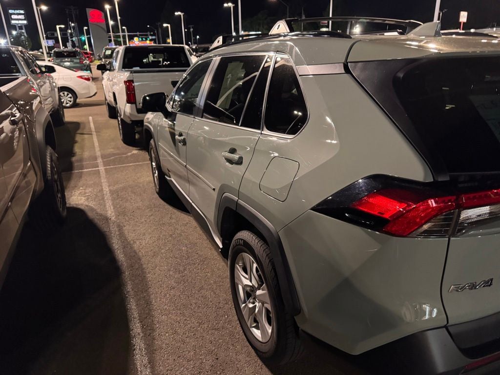2021 Toyota RAV4 XLE