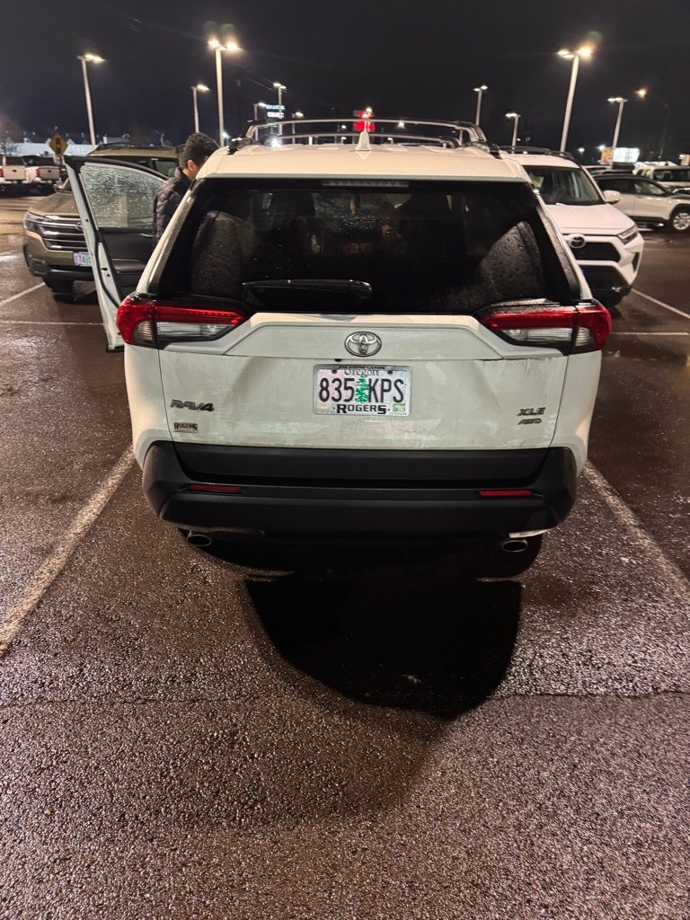 2021 Toyota RAV4 XLE