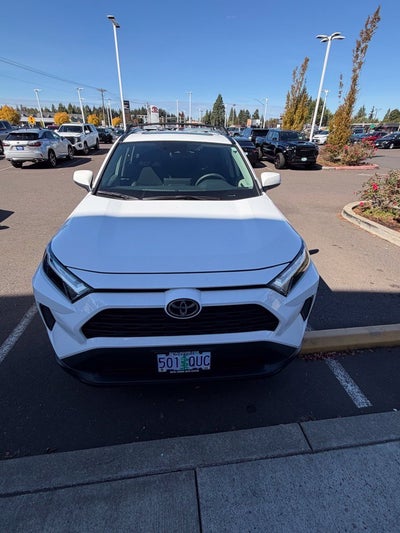 2025 Toyota RAV4 XLE