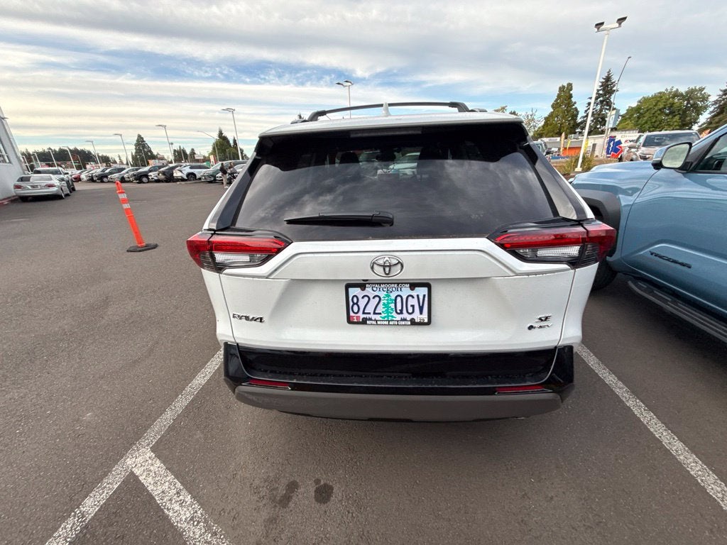 2025 Toyota RAV4 Hybrid SE