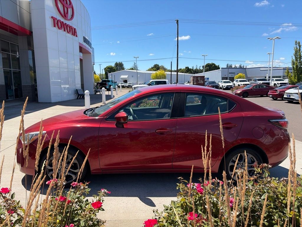 2020 Toyota Yaris LE