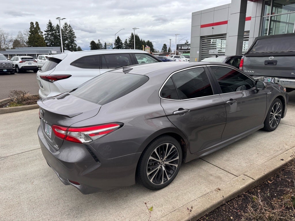 2019 Toyota Camry Hybrid SE