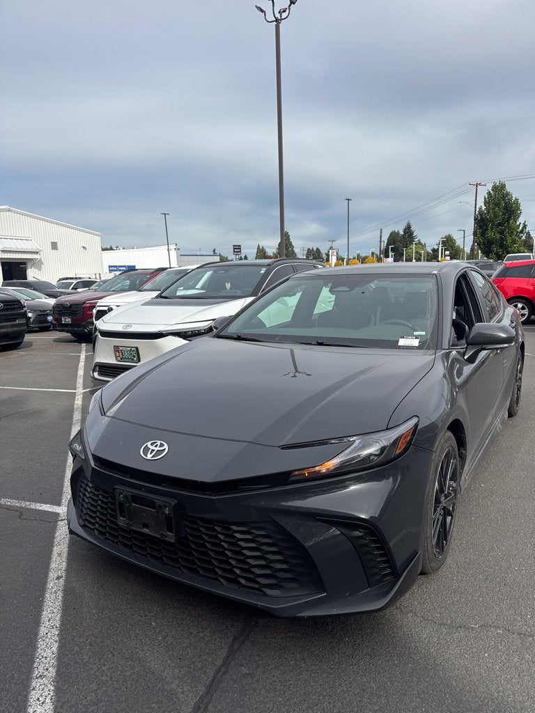 2025 Toyota Camry SE
