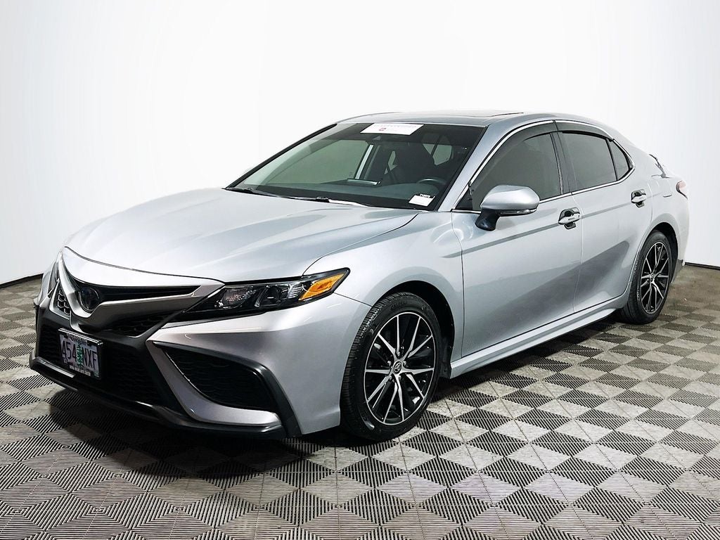 2023 Toyota Camry Hybrid SE