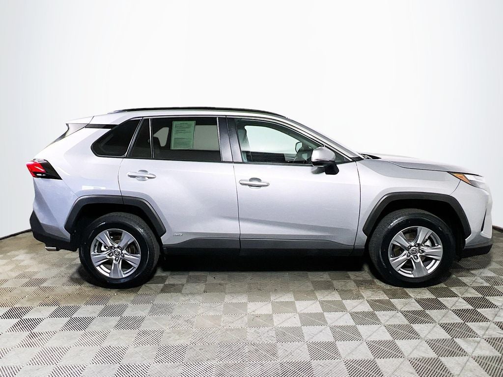2022 Toyota RAV4 Hybrid XLE