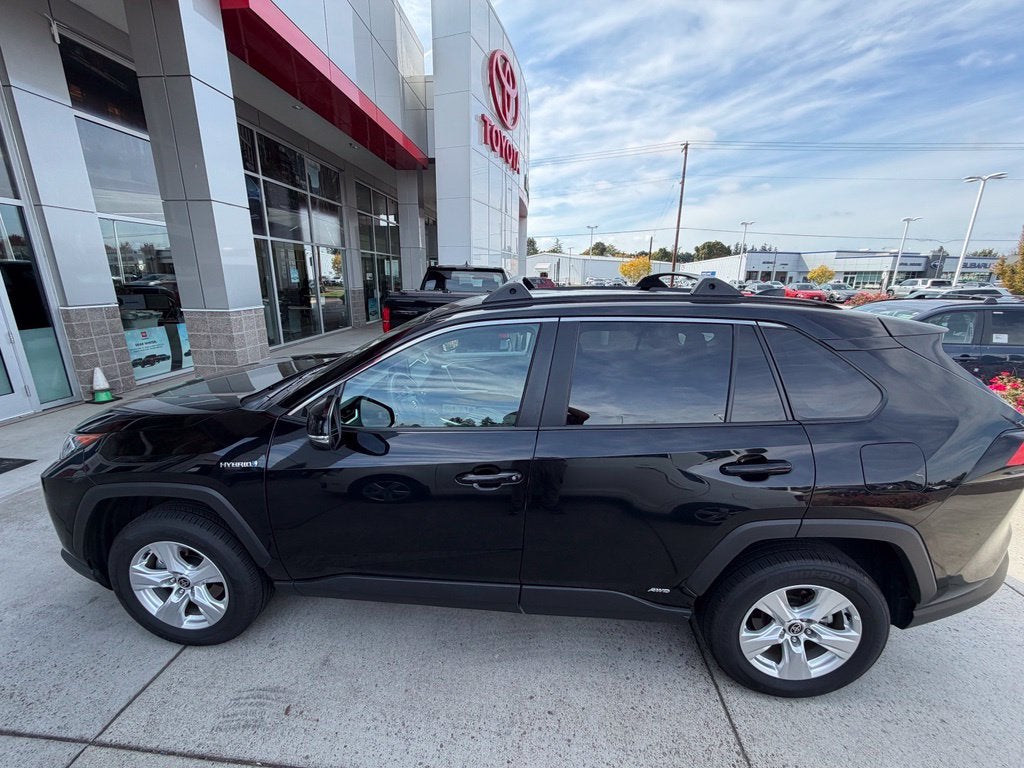 2021 Toyota RAV4 Hybrid XLE