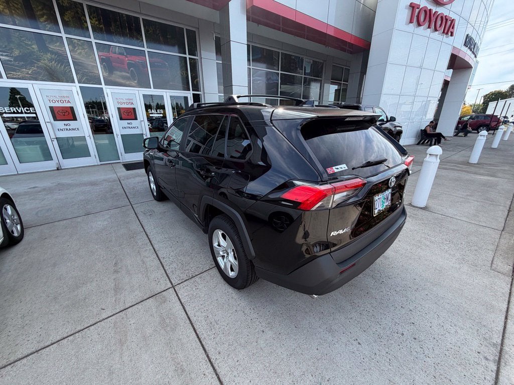 2021 Toyota RAV4 Hybrid XLE