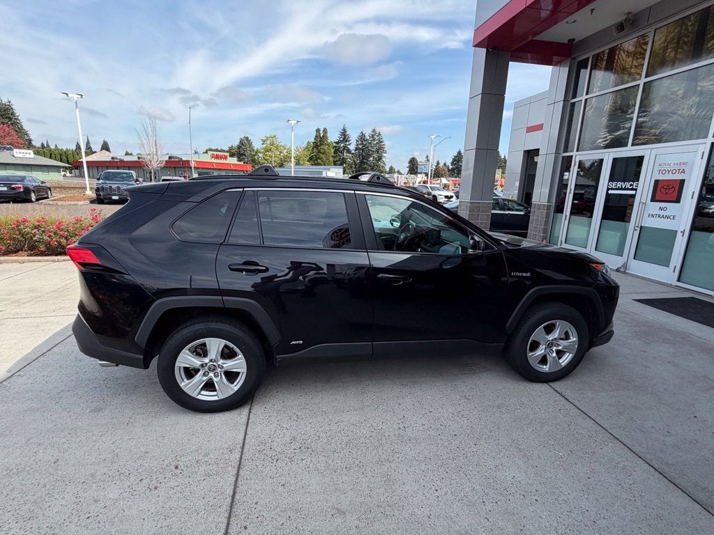 2021 Toyota RAV4 Hybrid XLE