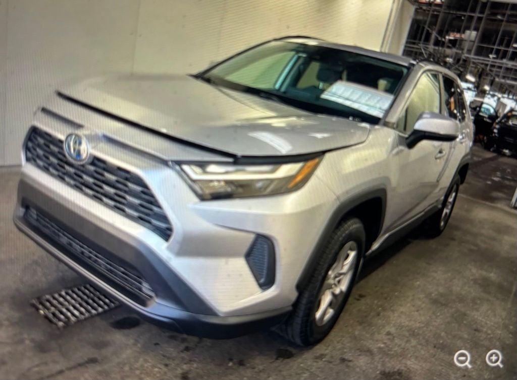 2022 Toyota RAV4 Hybrid XLE