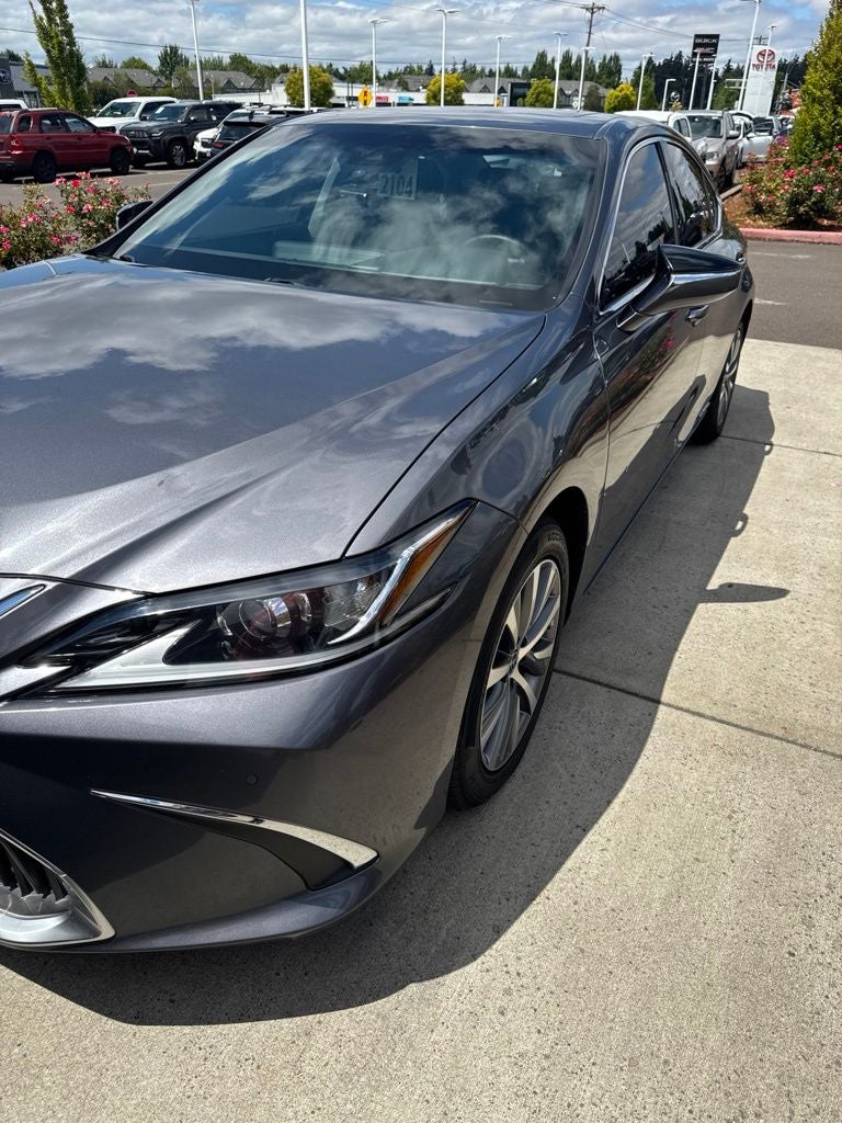 2020 Lexus ES 300h
