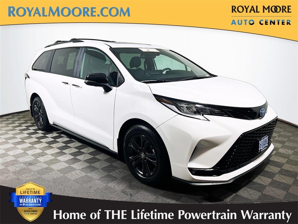 2025 Toyota Sienna XSE 7 Passenger