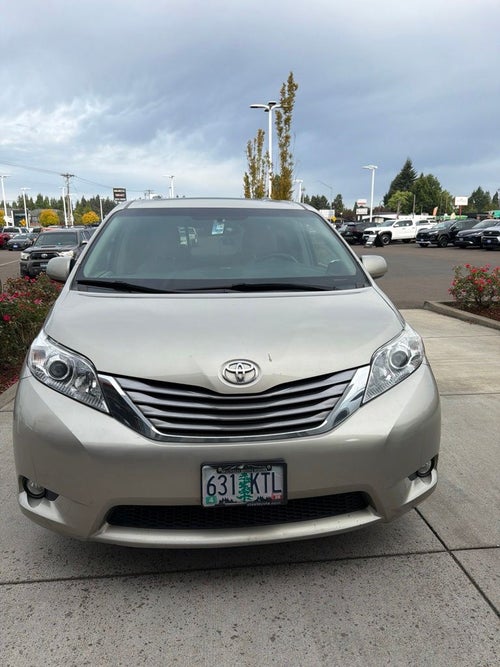 2015 Toyota Sienna XLE 7 Passenger