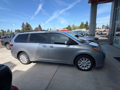 2017 Toyota Sienna XLE 7 Passenger