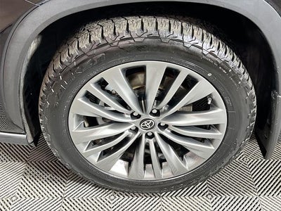 2020 Toyota Highlander Hybrid Platinum