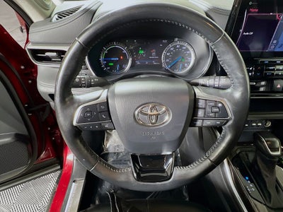 2021 Toyota Highlander Hybrid Platinum