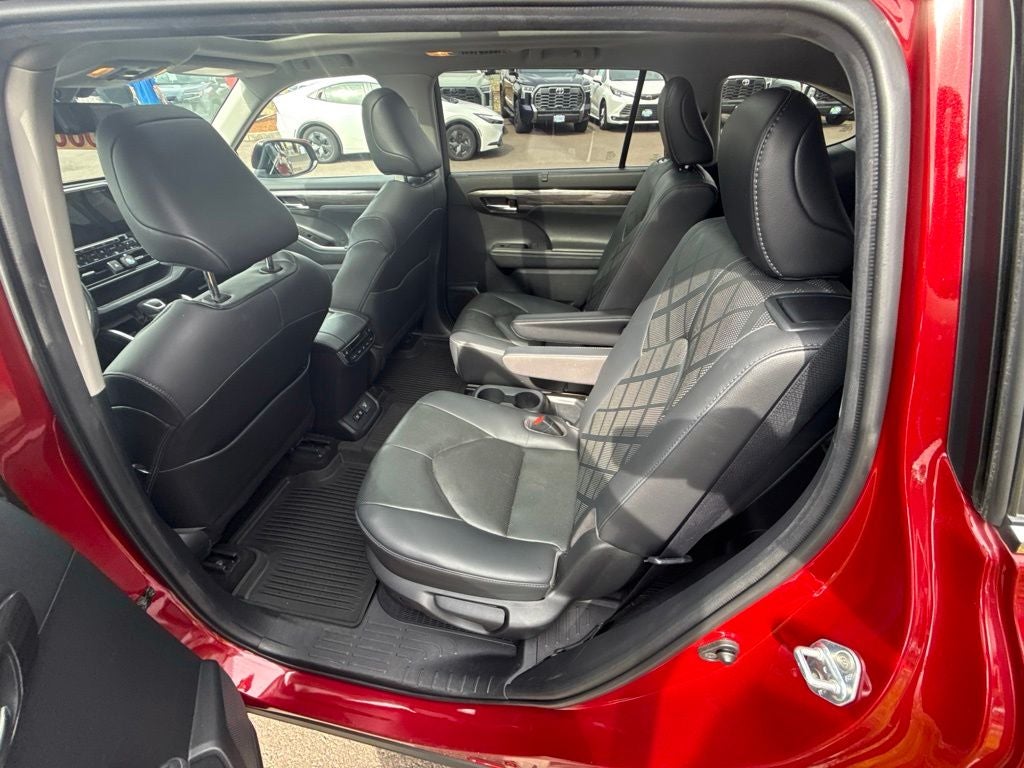 2020 Toyota Highlander Hybrid Platinum