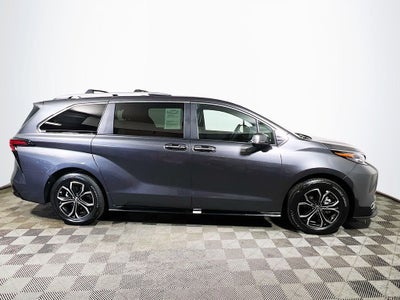 2025 Toyota Sienna Platinum 7 Passenger