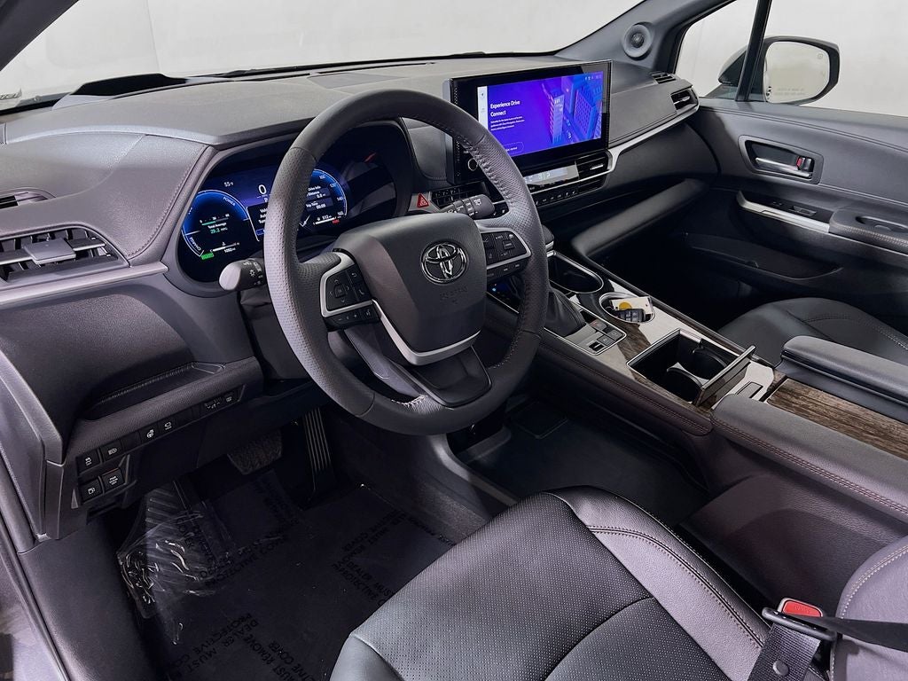 2025 Toyota Sienna Platinum 7 Passenger