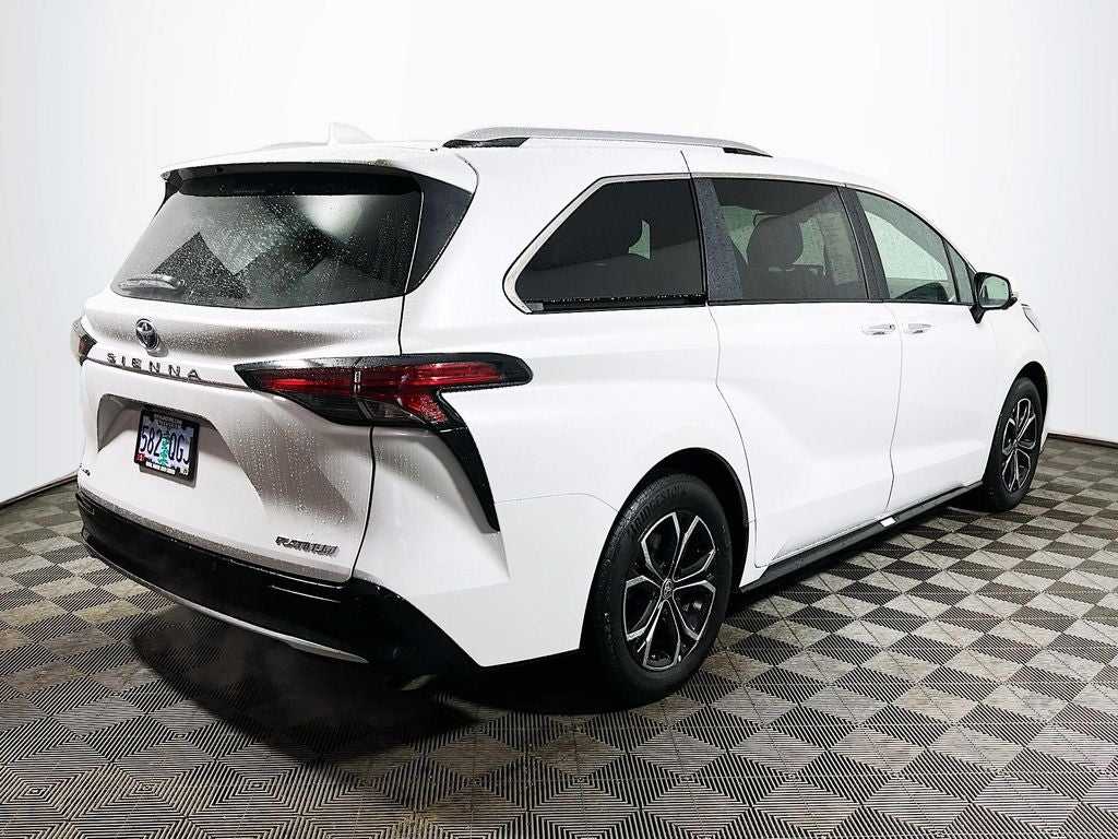 2025 Toyota Sienna Platinum 7 Passenger