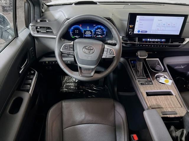 2025 Toyota Sienna Platinum 7 Passenger