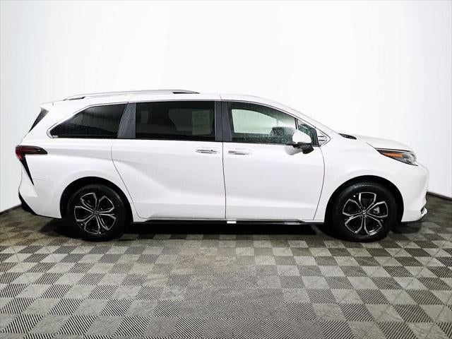 2025 Toyota Sienna Platinum 7 Passenger