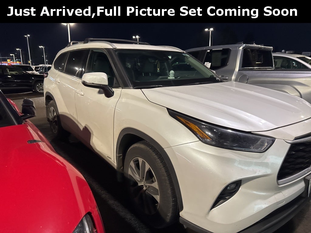 2022 Toyota Highlander Hybrid XLE