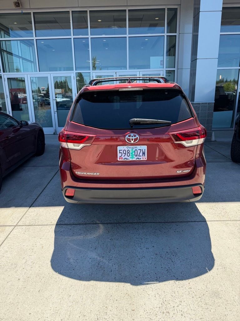 2019 Toyota Highlander SE