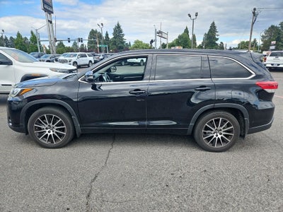 2017 Toyota Highlander SE