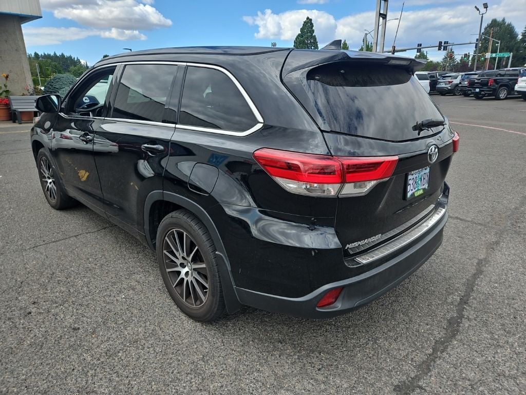 2017 Toyota Highlander SE