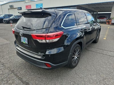 2017 Toyota Highlander SE